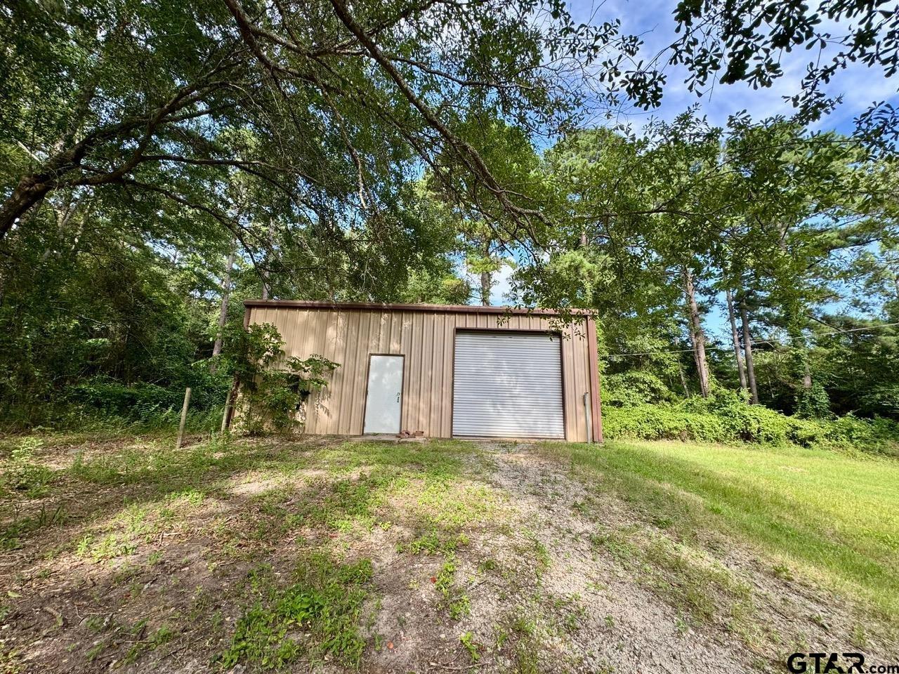 Property Photo: 1743 Tan Oak Rd TX 75755