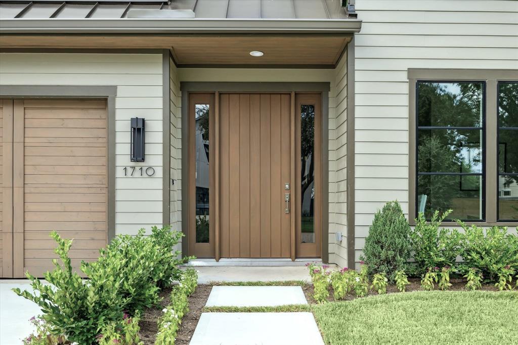 Property Photo:  1710 Ebony Lane  TX 77018 