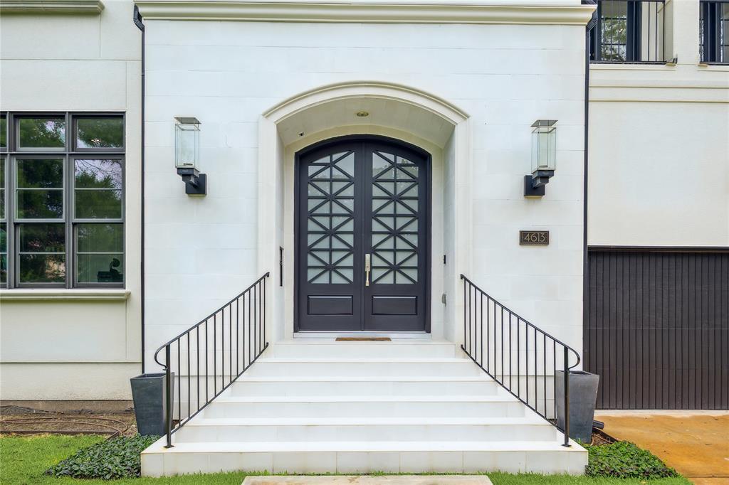 Property Photo:  4613 Maple Street  TX 77401 