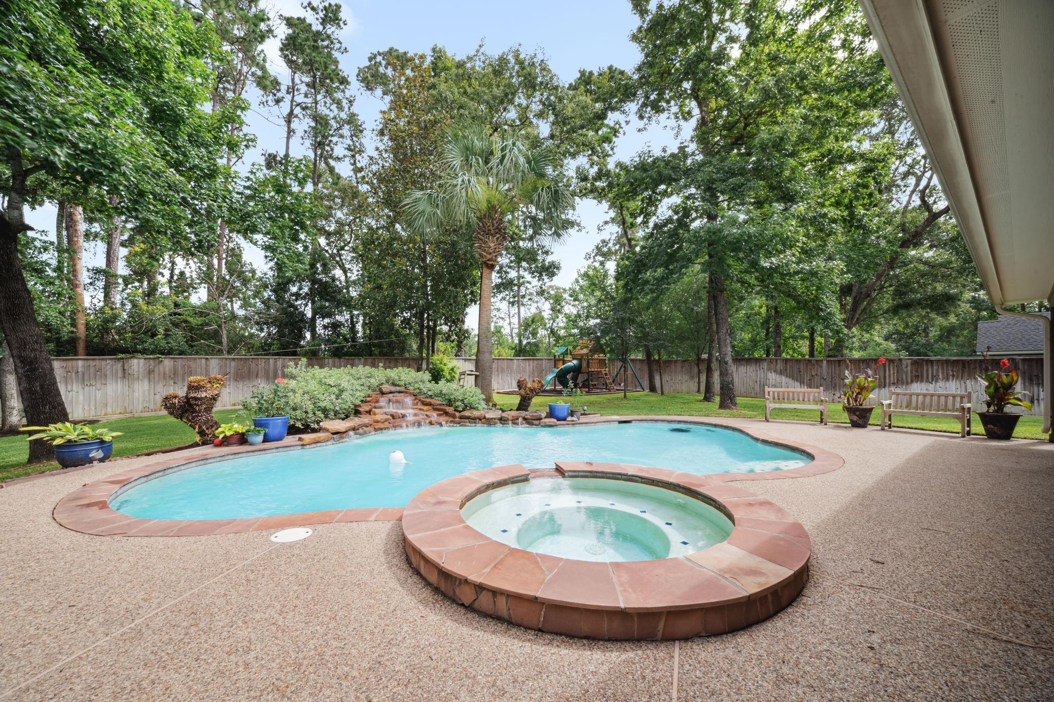 Property Photo: 8977 Willow Springs Lane TX 77302