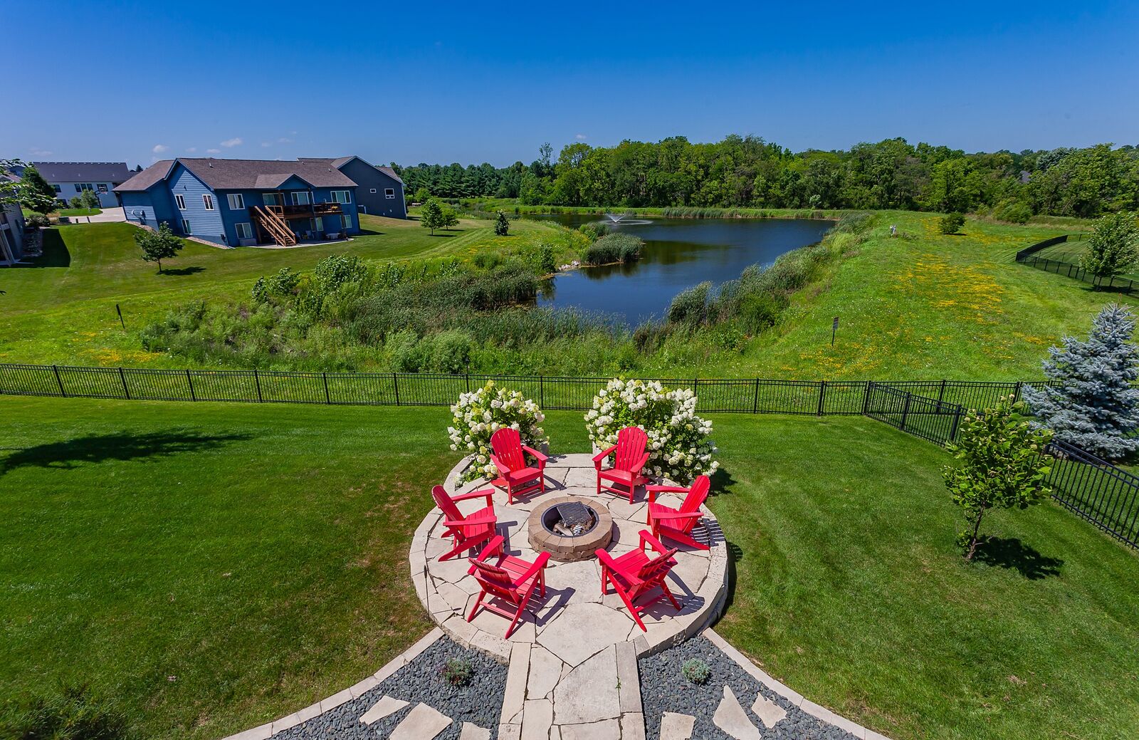 Property Photo: 685 Indian Ridge Drive IA 50263