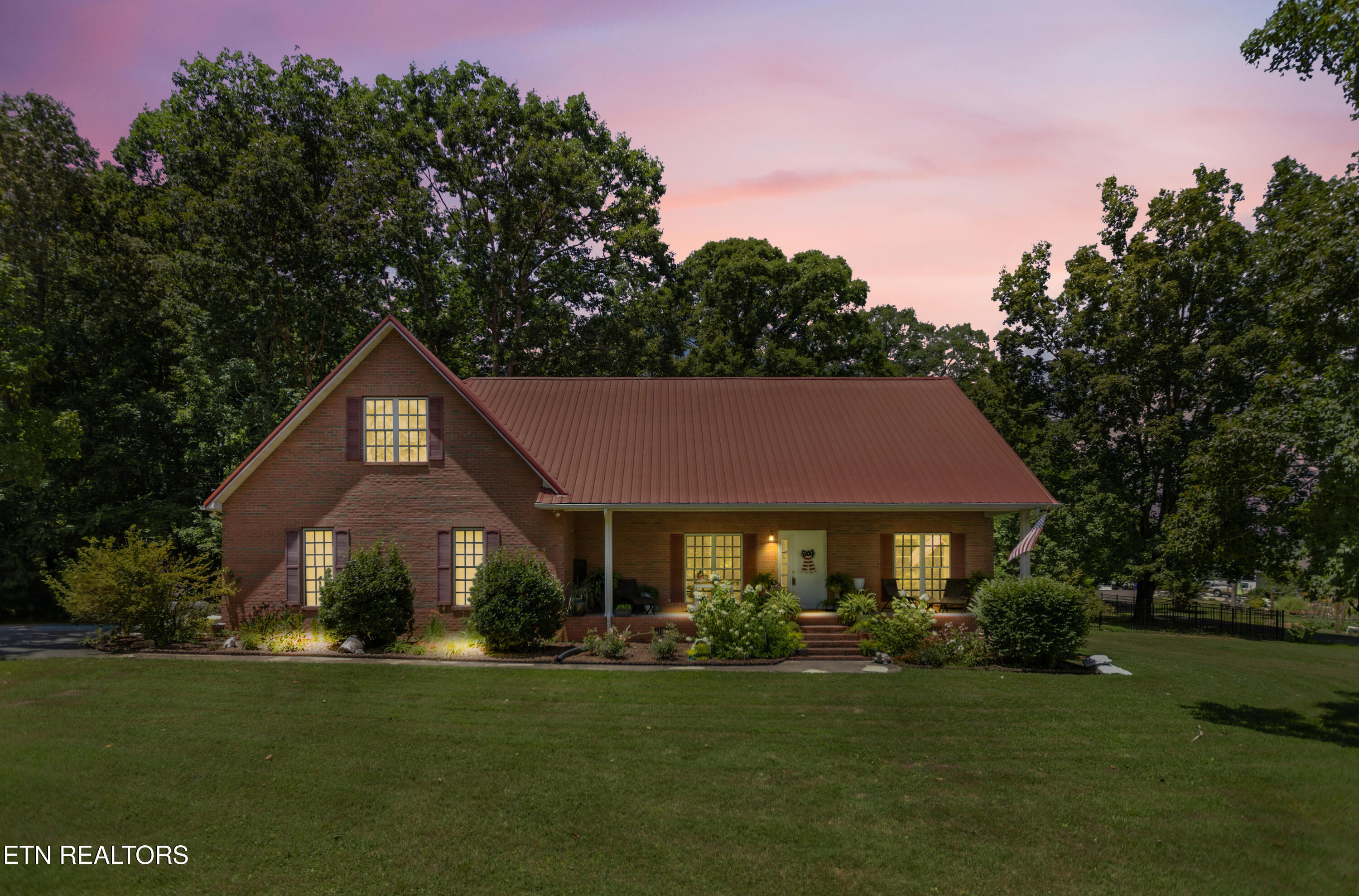 1750 Breezie Point Lane  Dandridge TN 37725 photo