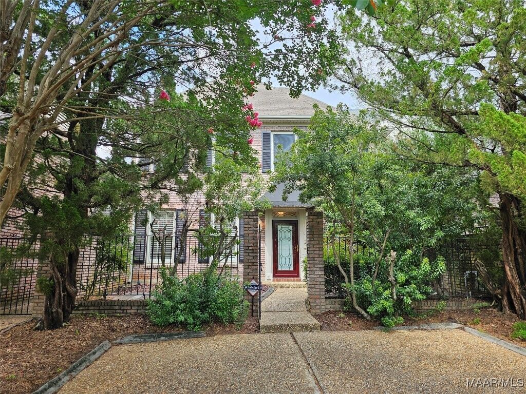 Property Photo:  1609 Wentworth Drive  AL 36106 