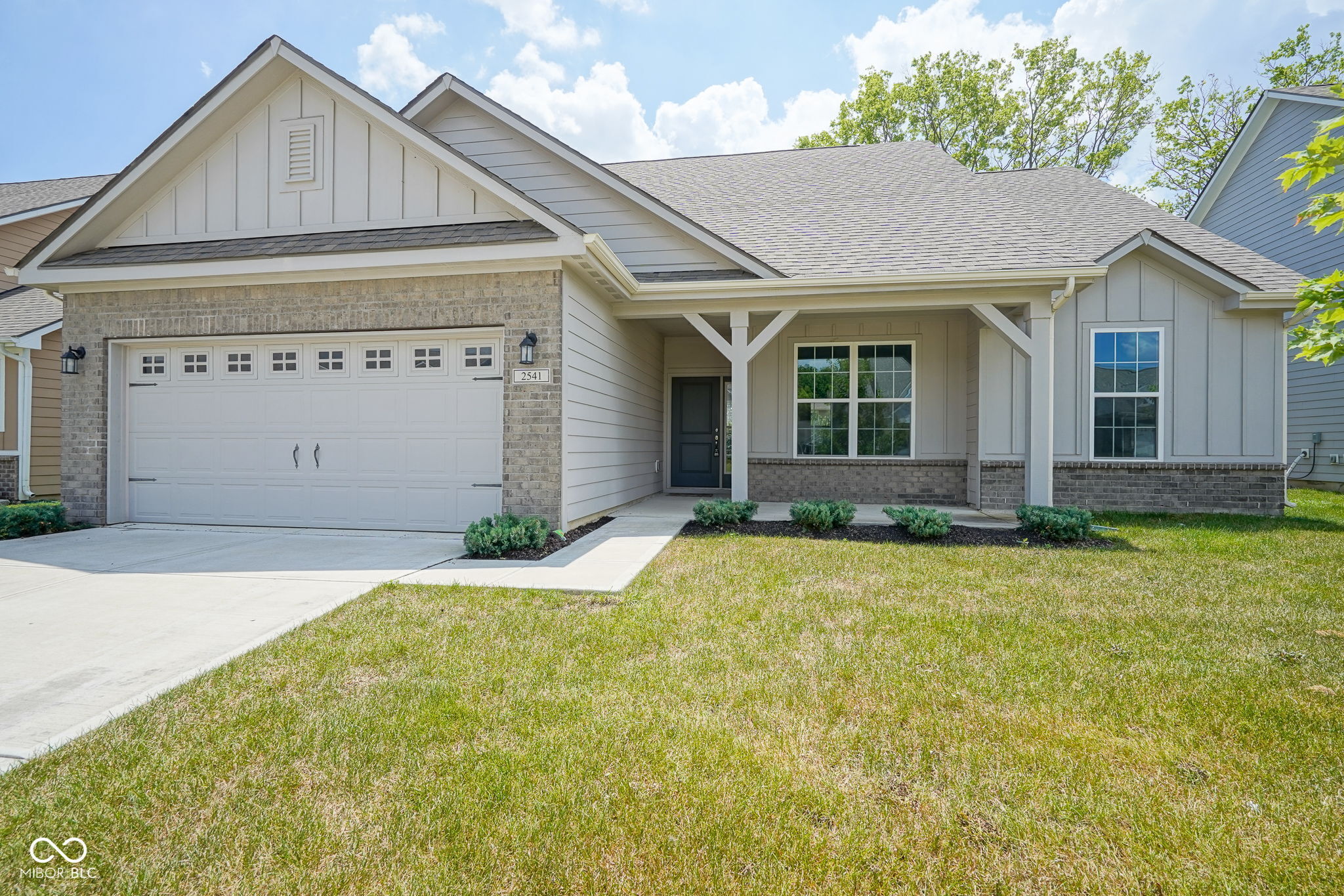 Property Photo: 2541 Riviera Place IN 46143