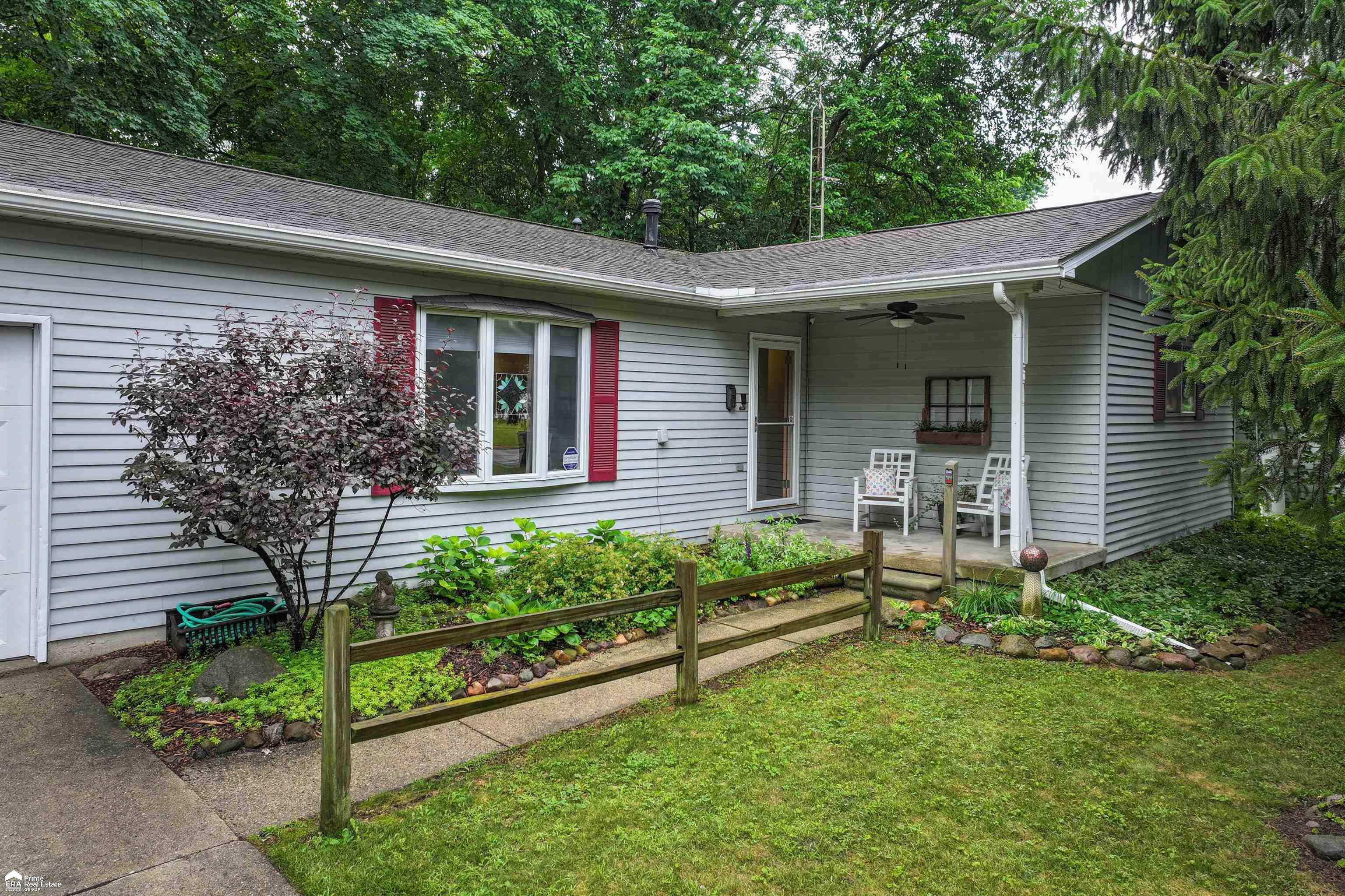 Property Photo: 510 Hickory St Street MI 48451