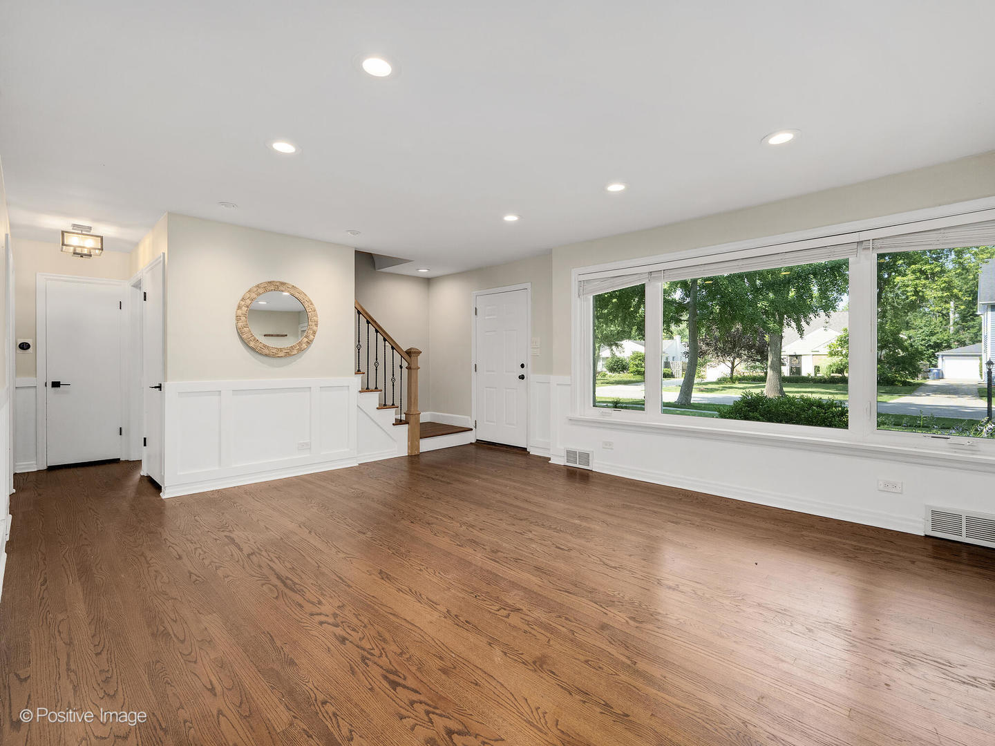 Property Photo: 19 Indian Drive IL 60514