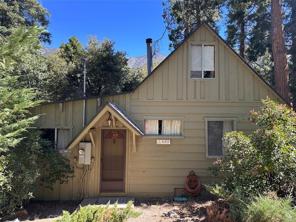 Property Photo:  41132 Oak Drive  CA 92339 