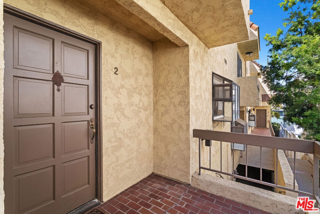 Property Photo: 1825 Westholme Avenue 2 CA 90025