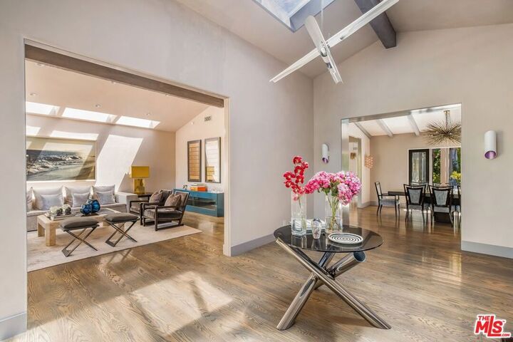 Property Photo:  1424 Oriole Drive  CA 90069 