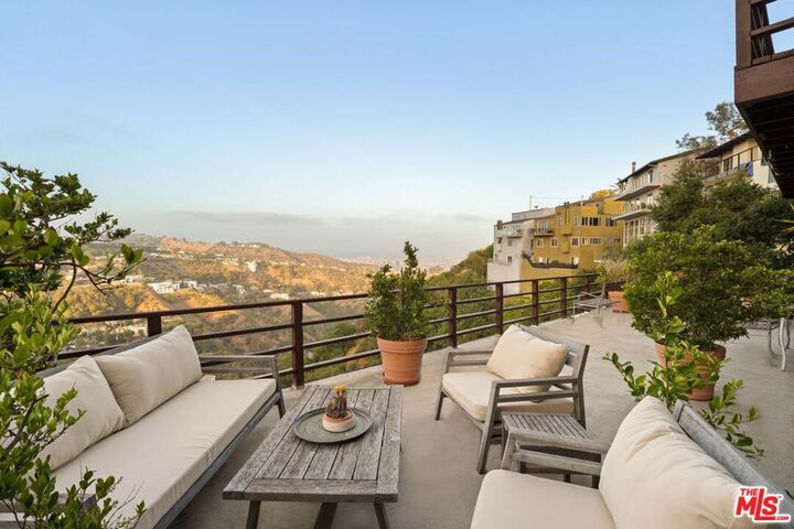 2154 Beech Knoll Road  West Hollywood CA 90046 photo