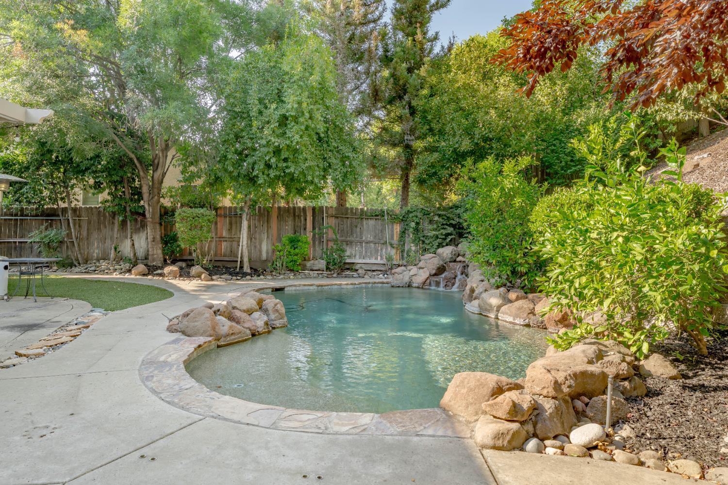 Property Photo: 2124 Lucetta Way CA 95661