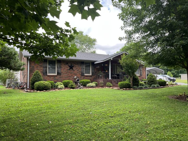 337 Raymond Hodges Rd  Cottontown TN 37048 photo