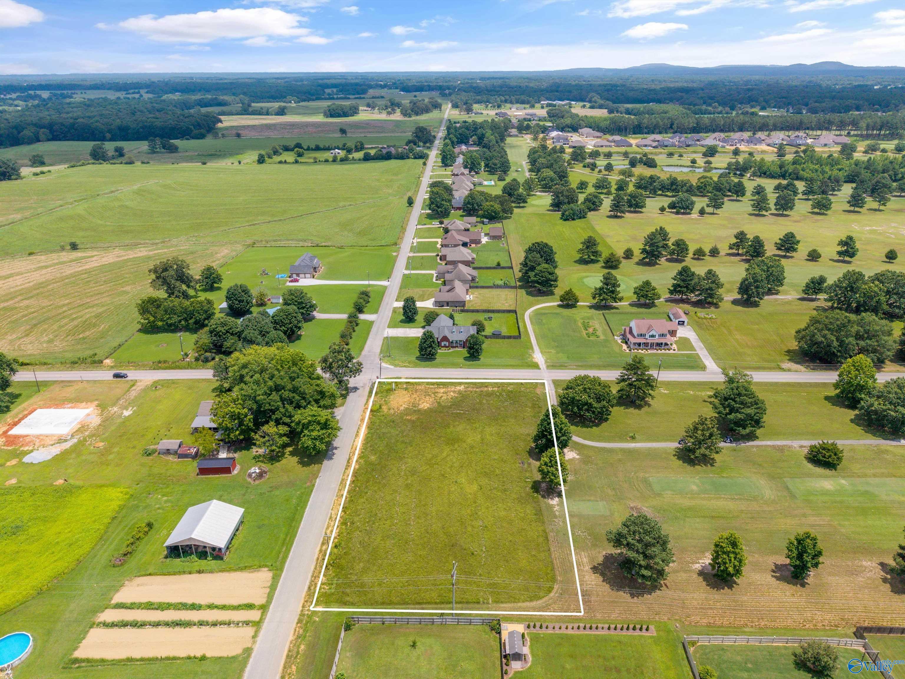 Property Photo:  Tract 1 1.13 Ac Mooresville Road  AL 35613 