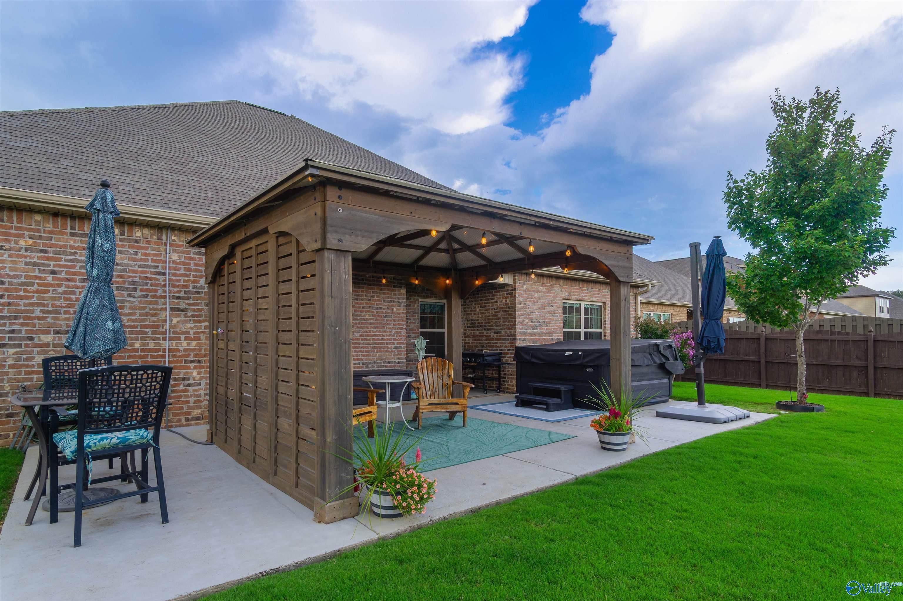 Property Photo: 11015 Thorne Drive AL 35757