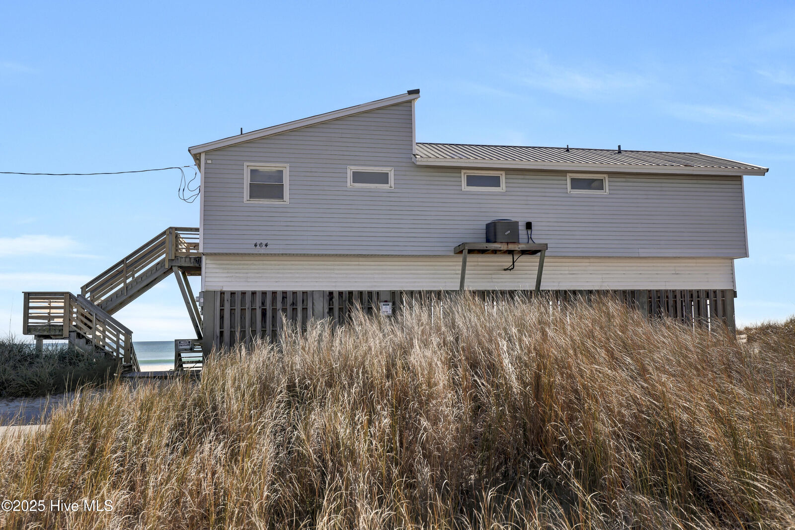 Property Photo:  464 Topsail Road  NC 28460 