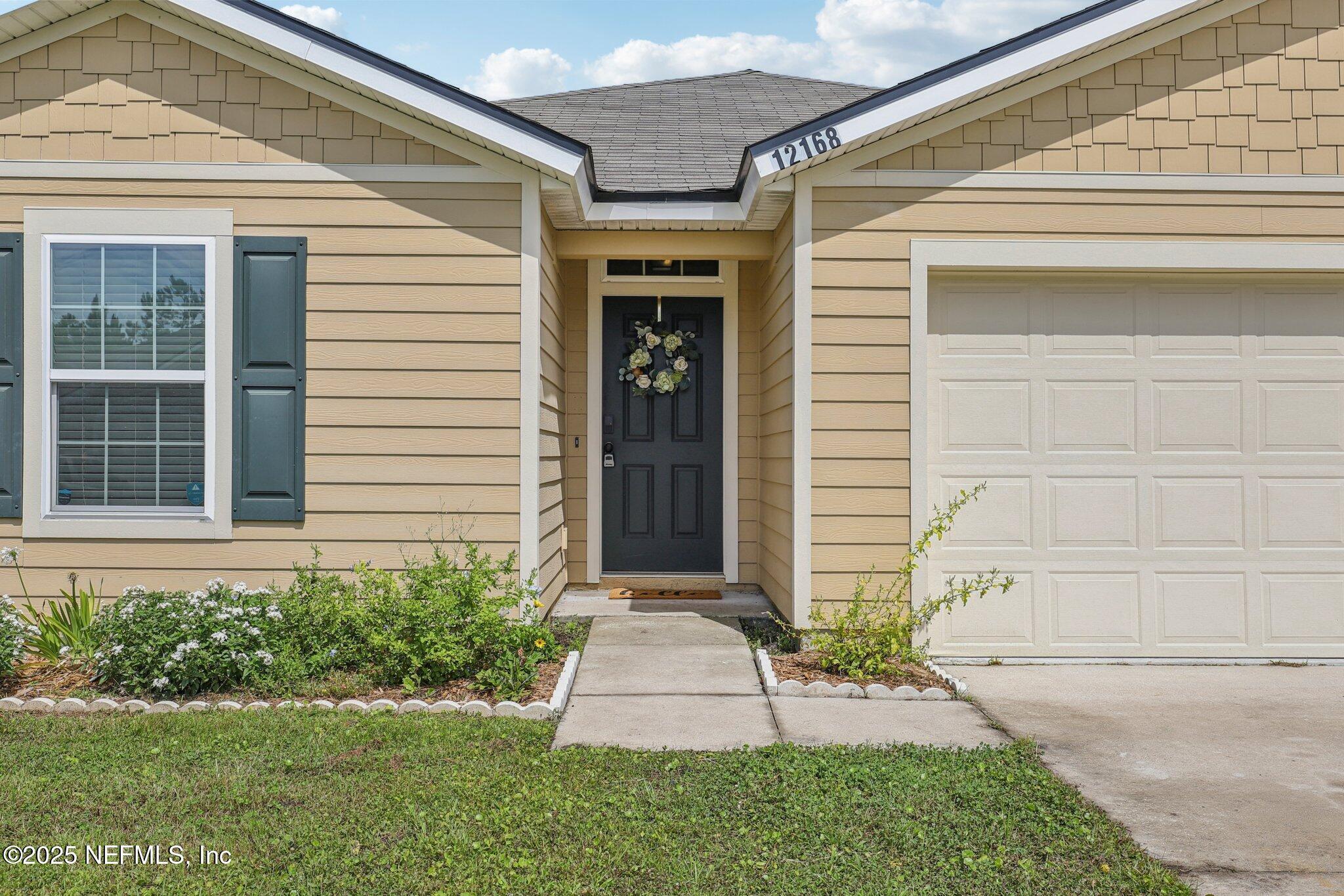 Property Photo: 12168 Orchid Court FL 32218