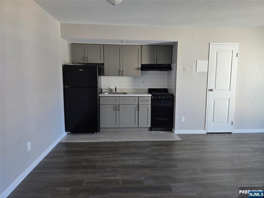 Property Photo: 75 Sussex Street 4A NJ 07601