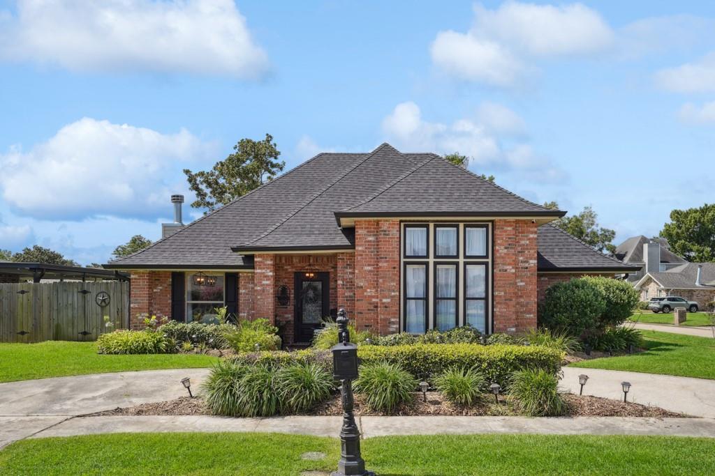 Property Photo: 1 Toledo Court LA 70065