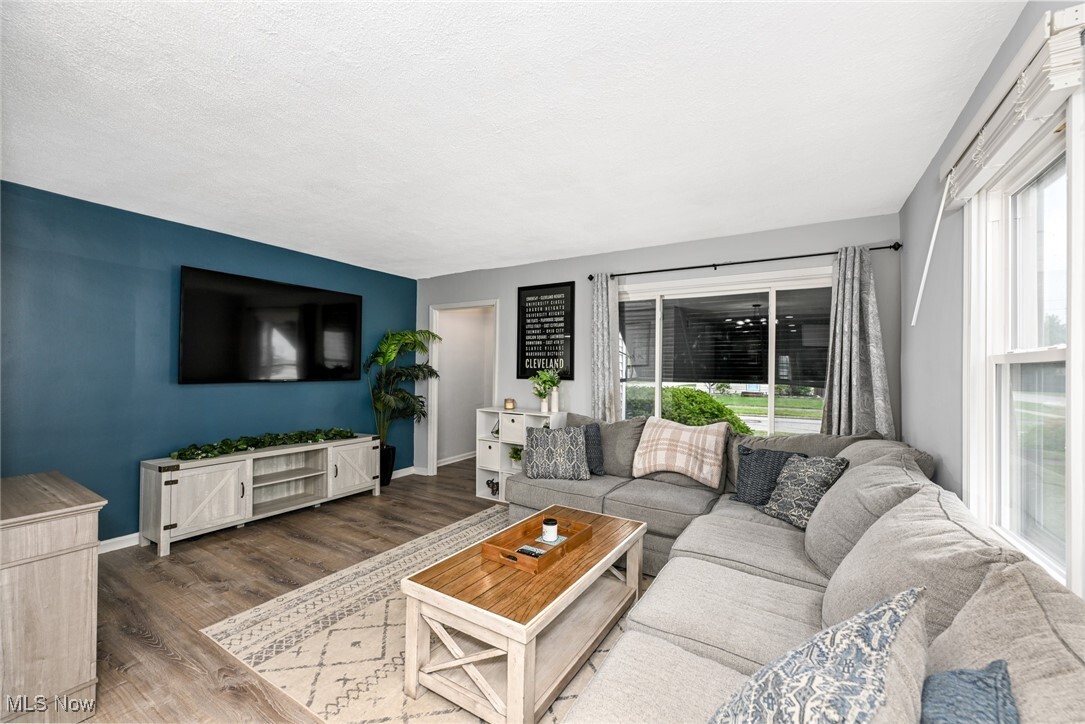 Property Photo: 908 Dawnwood Drive OH 44134
