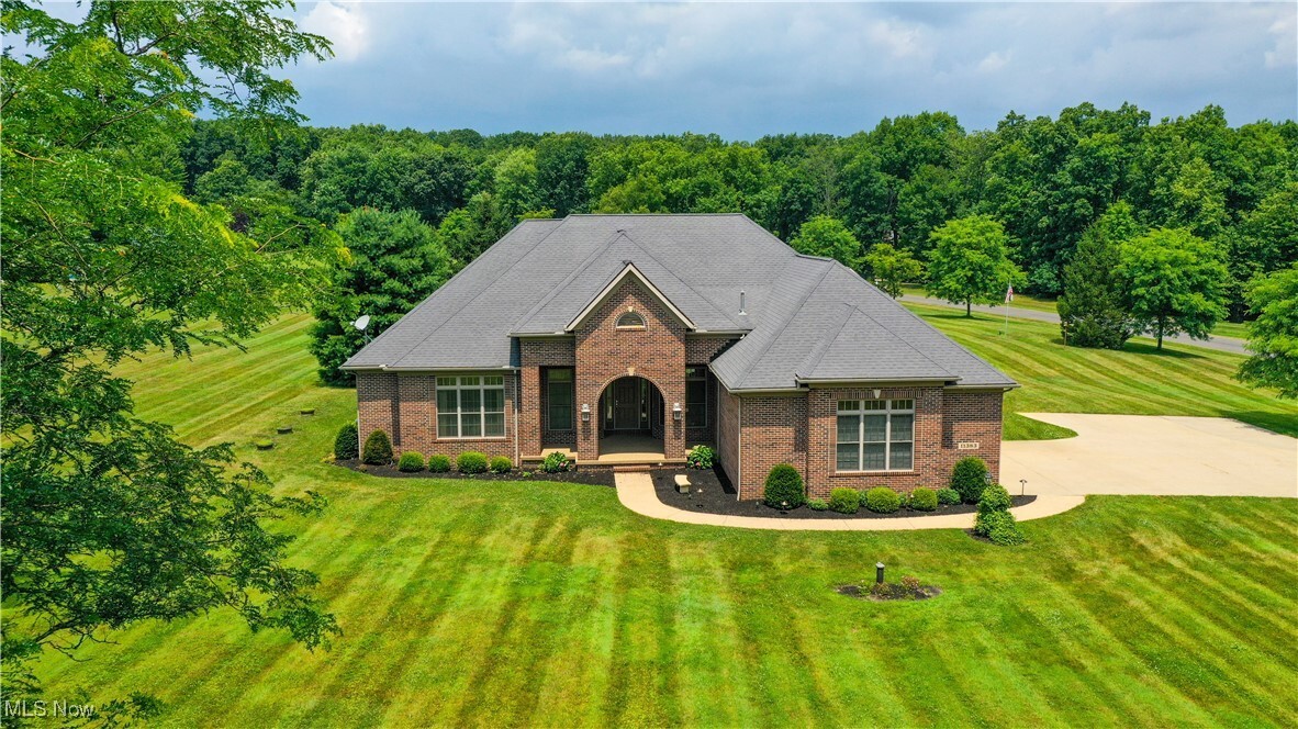 Property Photo: 11383 Rolling Meadows Drive OH 44231