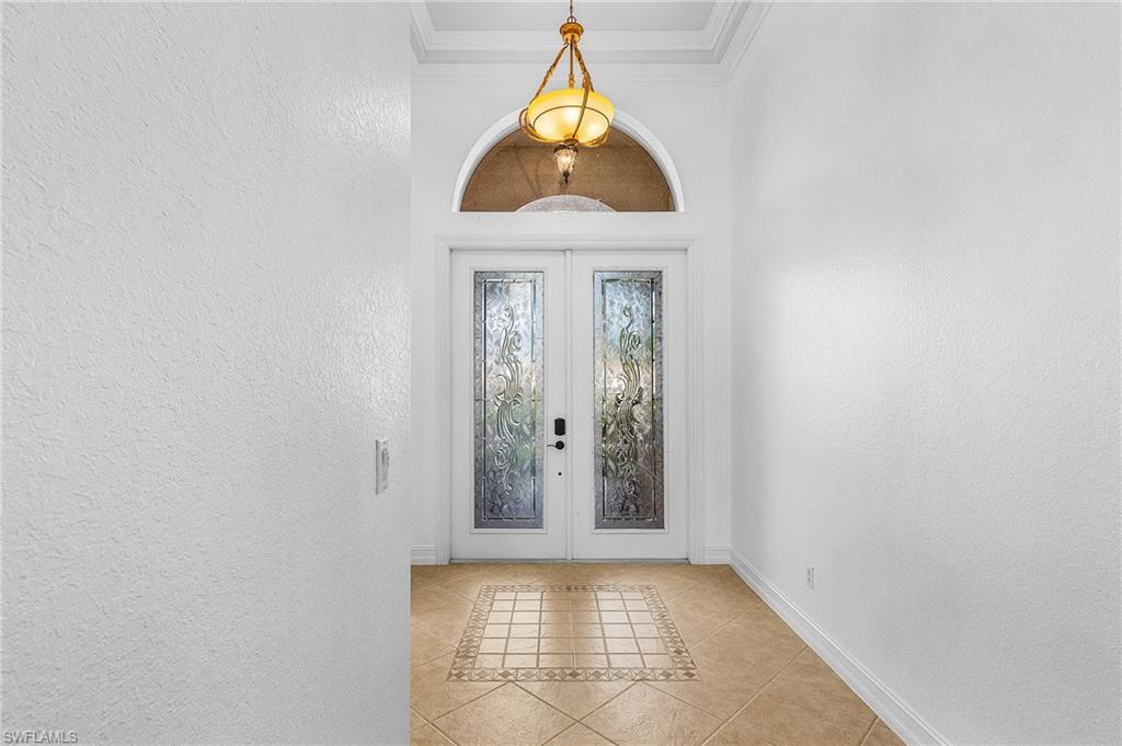 Property Photo: 14813 Canton Ct FL 34114