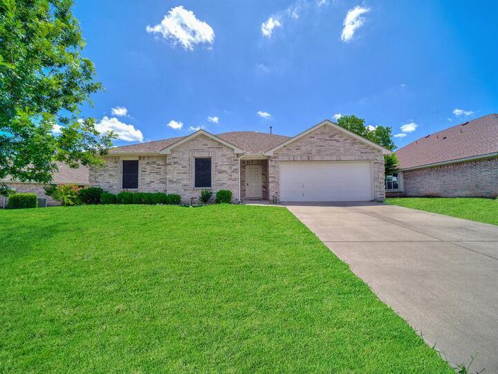 Property Photo:  1918 Fountain Spray Drive  TX 75098 