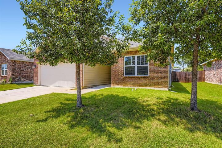 Property Photo:  421 Starboard Drive  TX 76036 