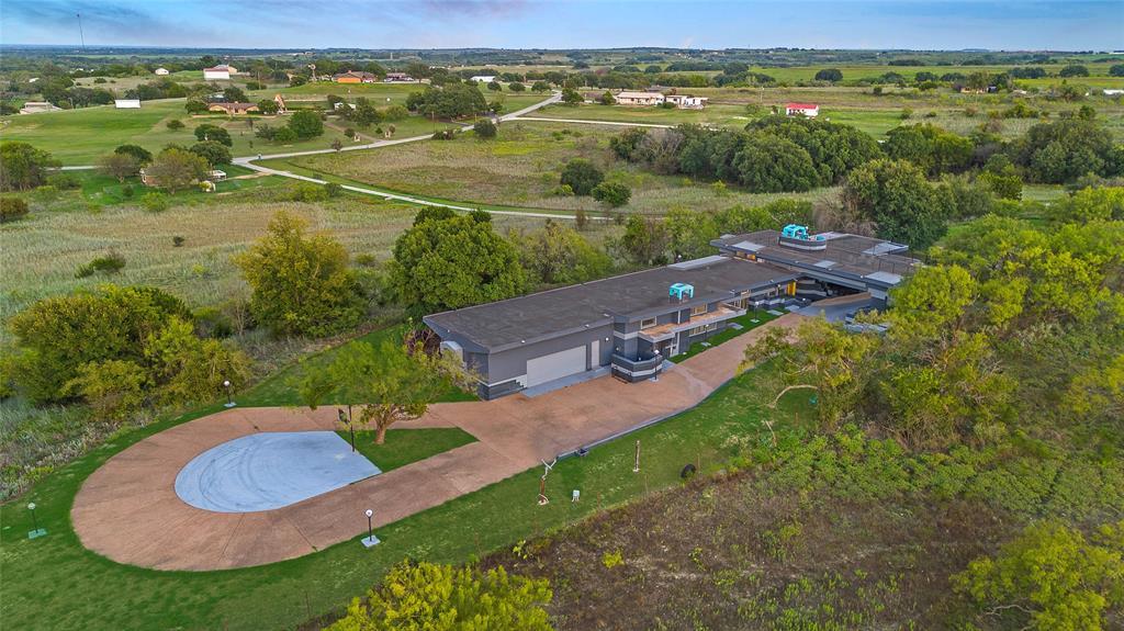 Property Photo: 409 Indian Creek Drive TX 76442