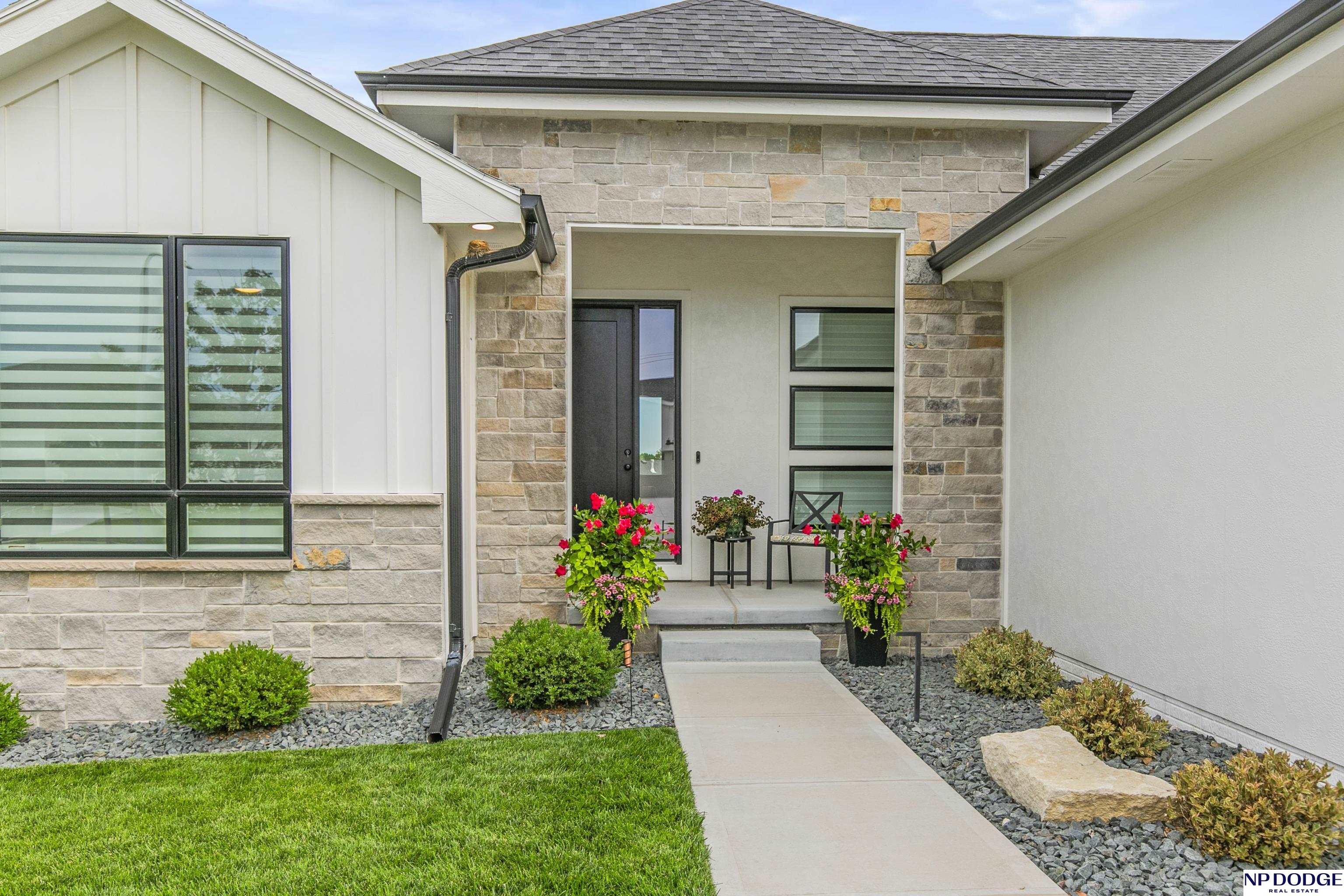 Property Photo: 21312 E Street NE 68022