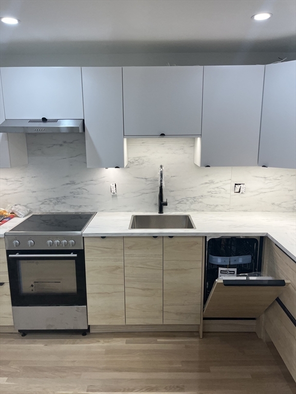 Property Photo: 39 Englewood Ave 18 MA 02135