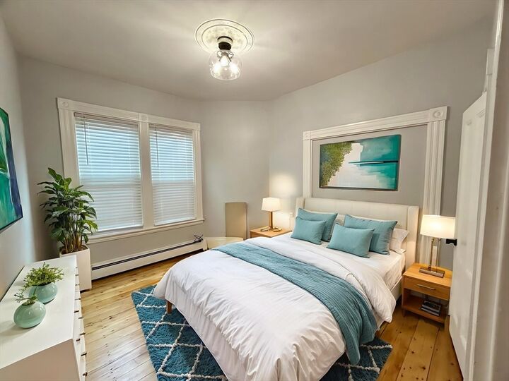 Property Photo:  564 E 6th St 1  MA 02127 