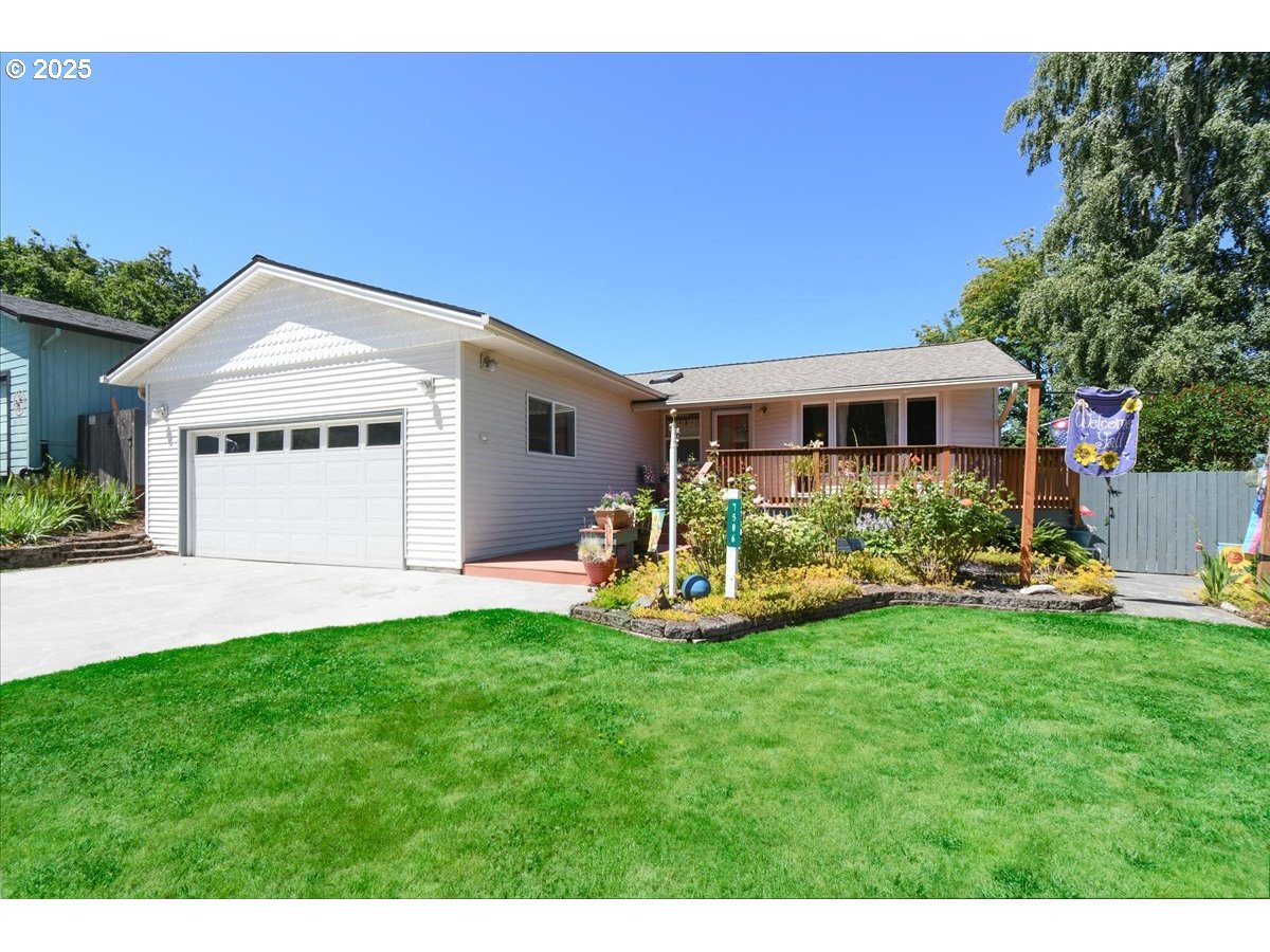 Property Photo:  7506 NW 13th Ave  WA 98665 