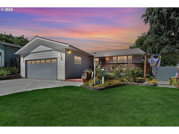Property Photo:  7506 NW 13th Ave  WA 98665 