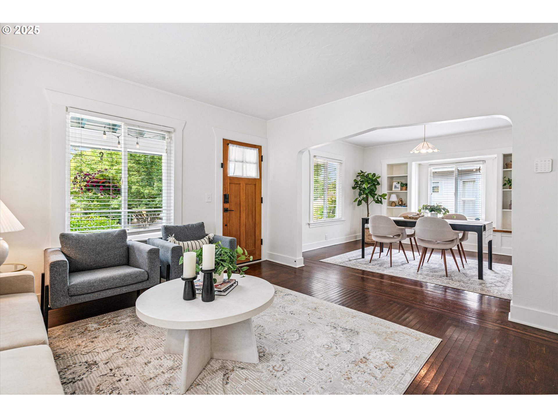 Property Photo:  414 NE 71st Ave  OR 97213 