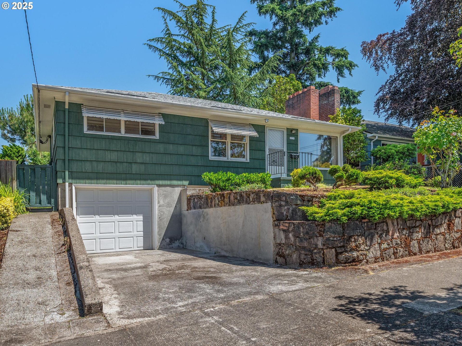 Property Photo:  3134 NE 62nd Ave  OR 97213 