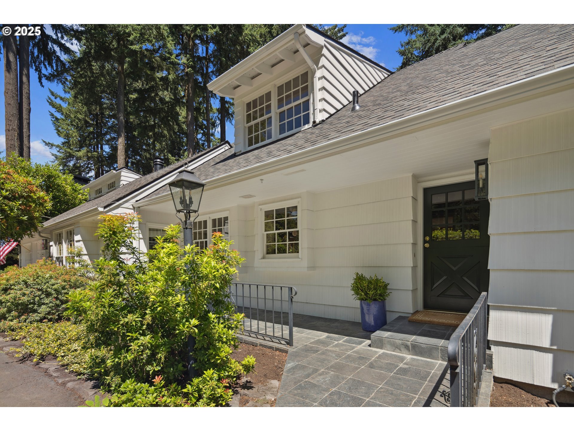 Property Photo: 1333 S Palatine Hill Rd OR 97219