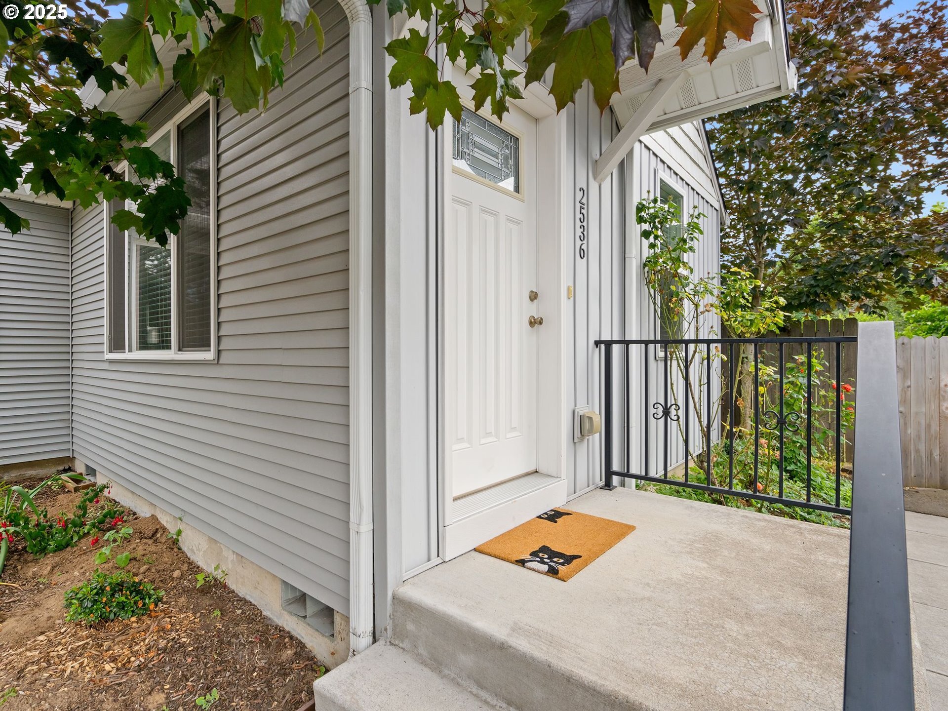 Property Photo: 2536 SE 87th Ave OR 97266
