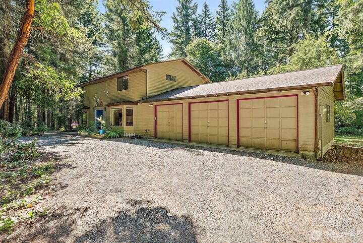 Property Photo: 1580 SW Hollyhock Lane WA 98367