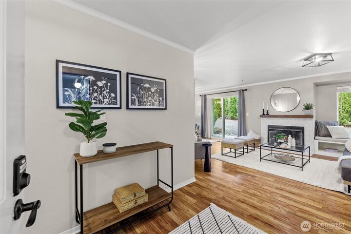 Property Photo: 12618 109th Court NE H102 WA 98034
