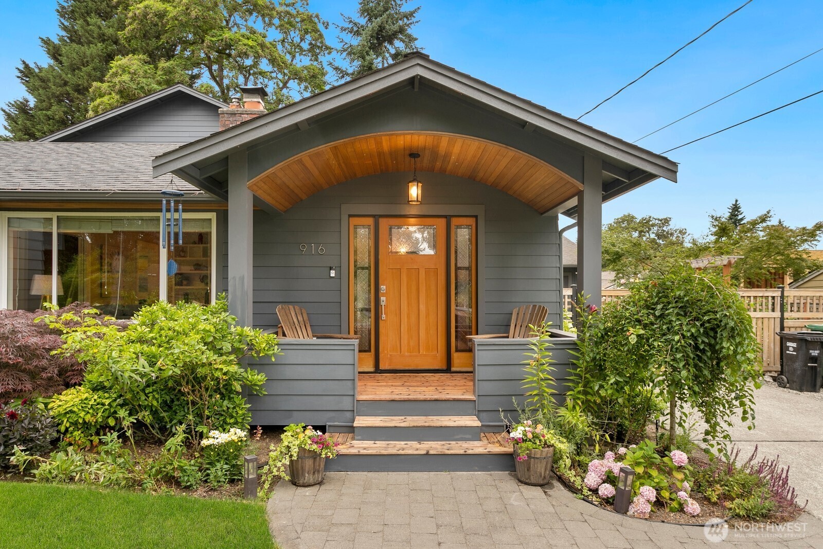 Property Photo: 916 NE 117th Street WA 98125