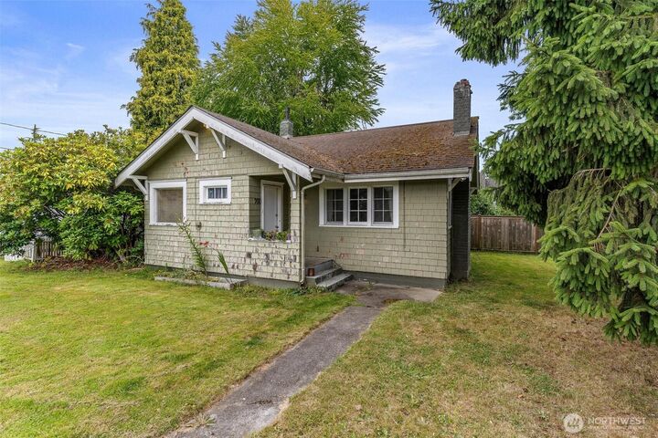Property Photo: 900 Talcott Street WA 98284