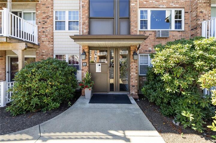Property Photo:  37 Bullocks Point Avenue 3C  RI 02915 