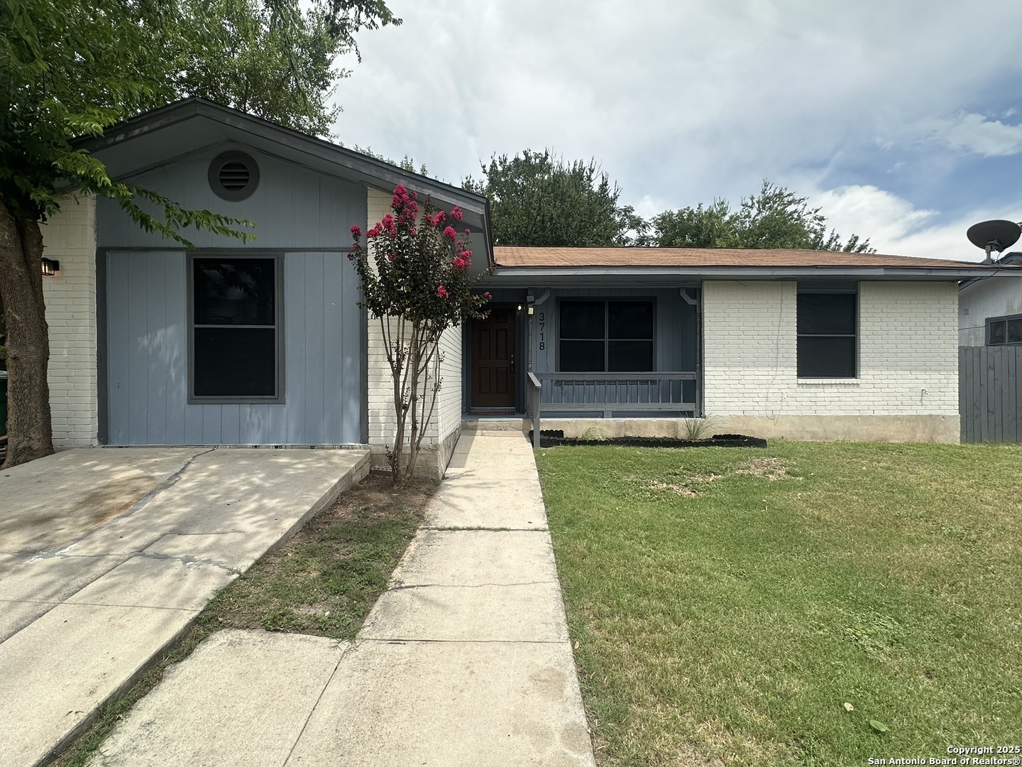 Property Photo: 3718 Bremen TX 78210