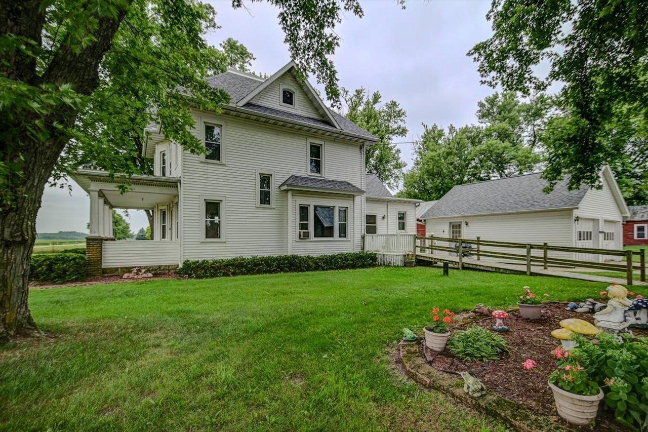 Property Photo: 9874 Highway 19 WI 53560