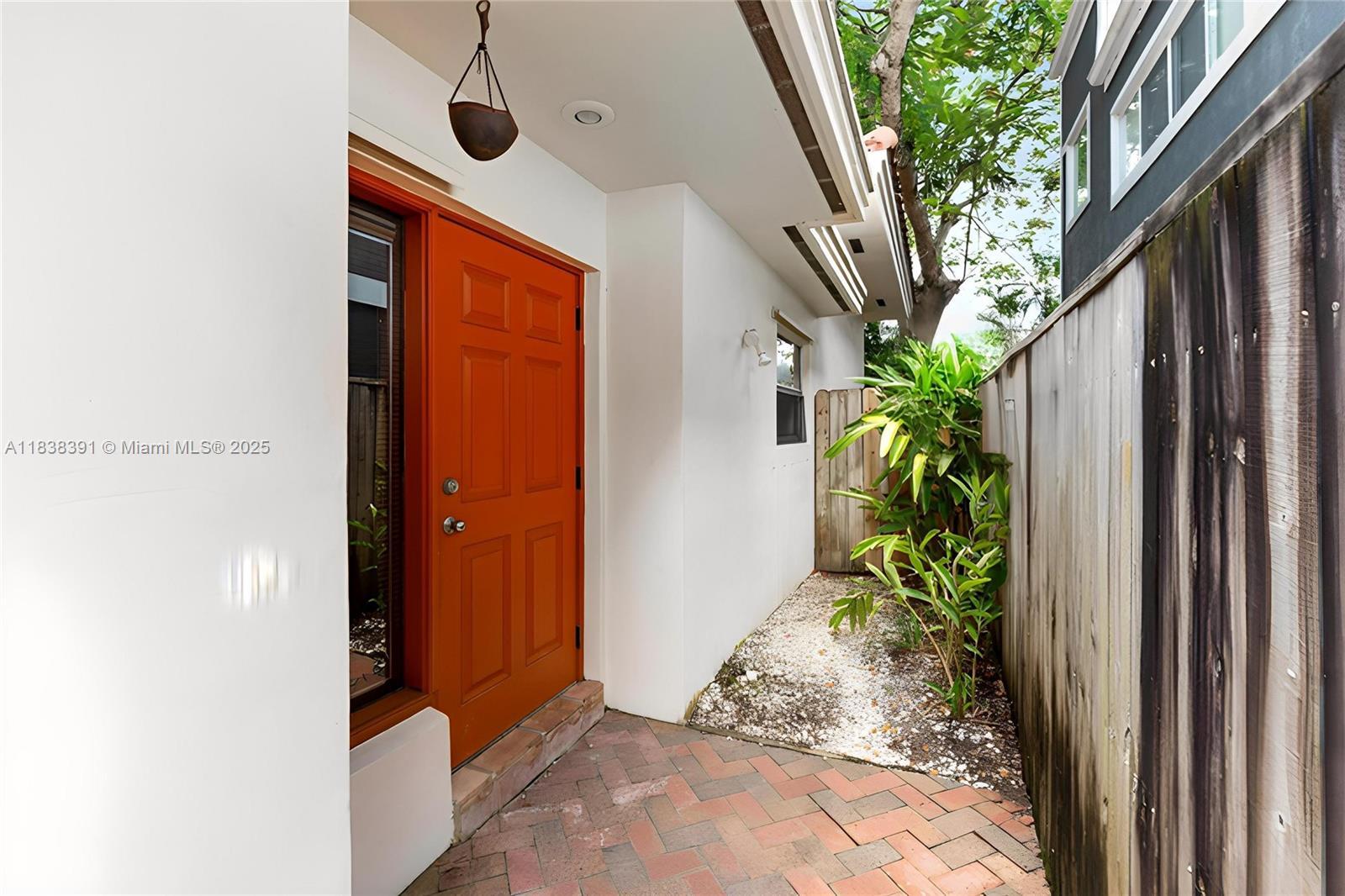Property Photo: 2794 SW 22nd Ave FL 33133