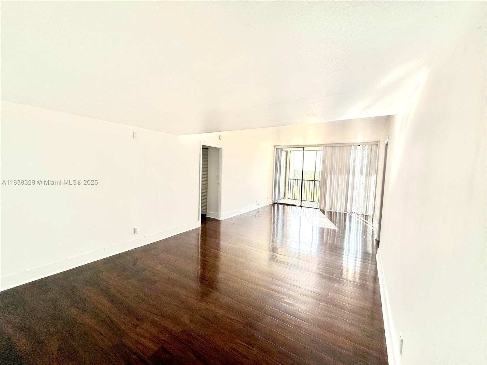 Property Photo: 20335 W Country Club Dr 502 FL 33180