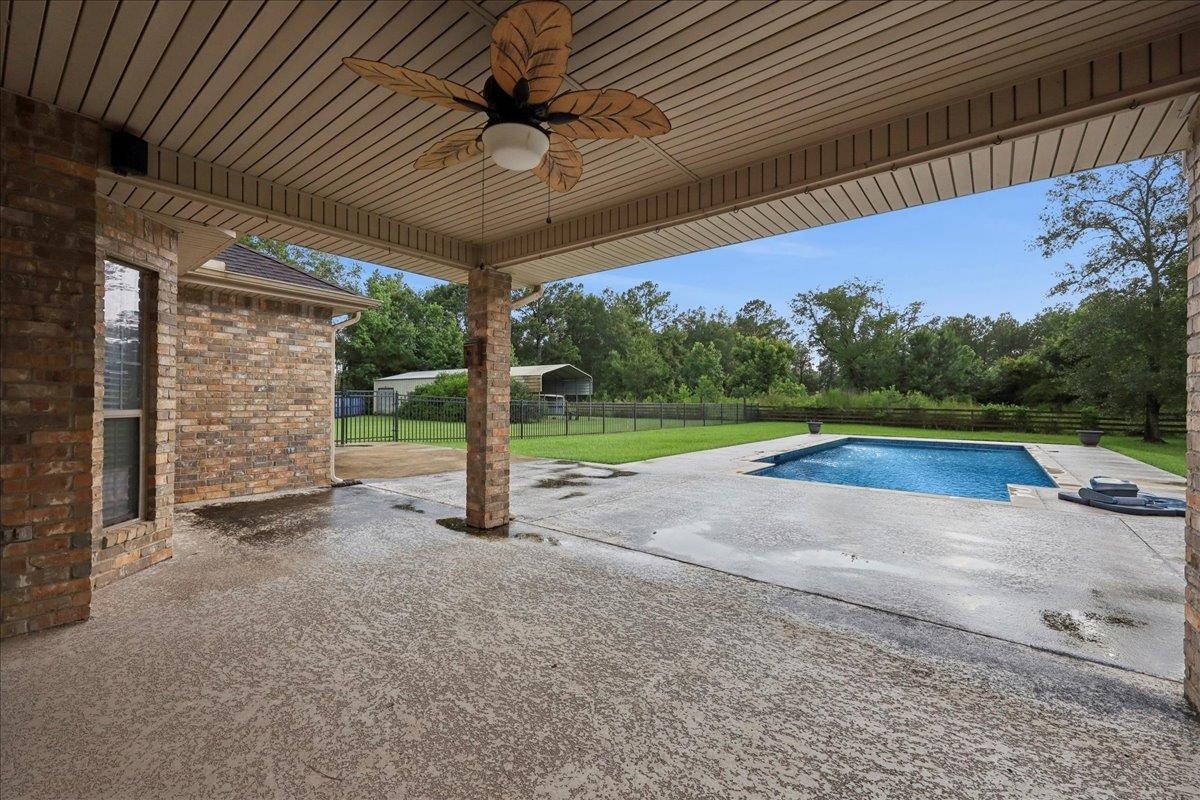 Property Photo: 6705 N Fm 105 TX 77662