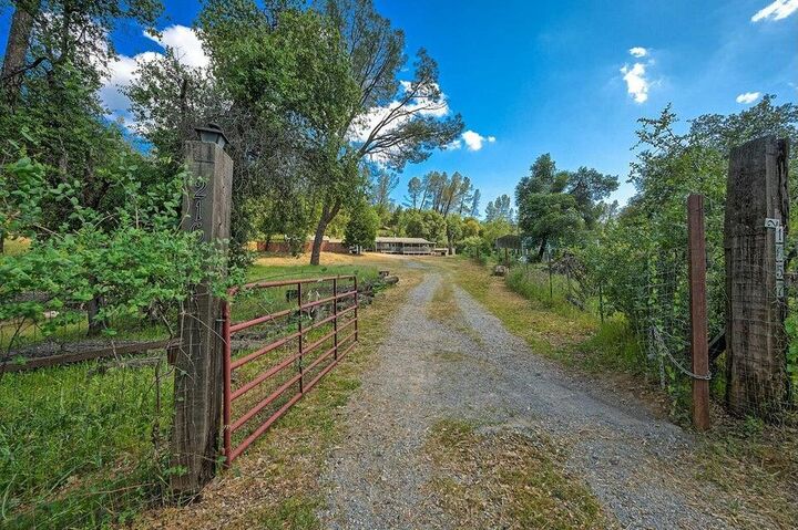 21657 W Elk Trail  Redding CA 96003 photo