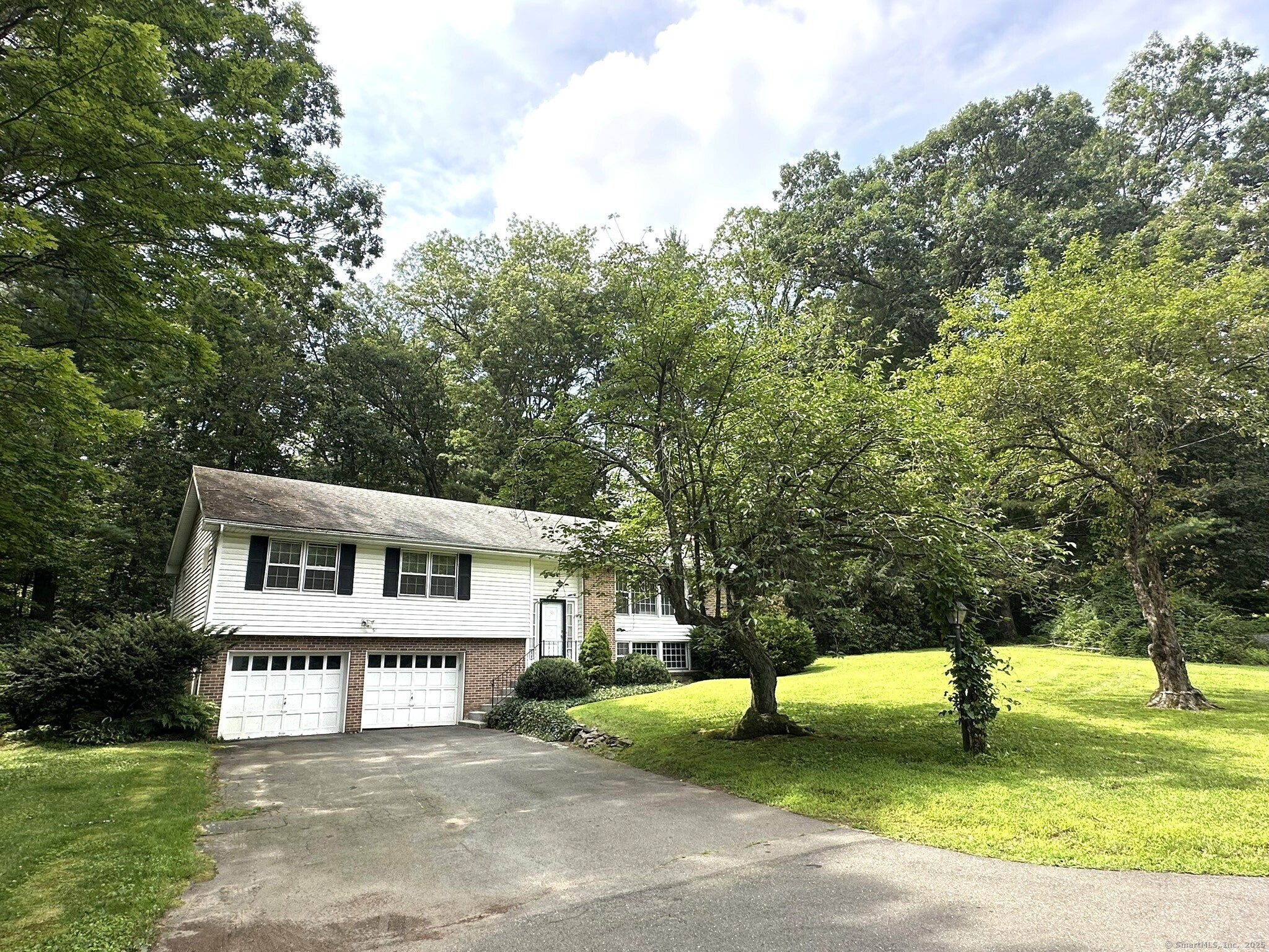 Property Photo: 51 Westridge Drive CT 06001