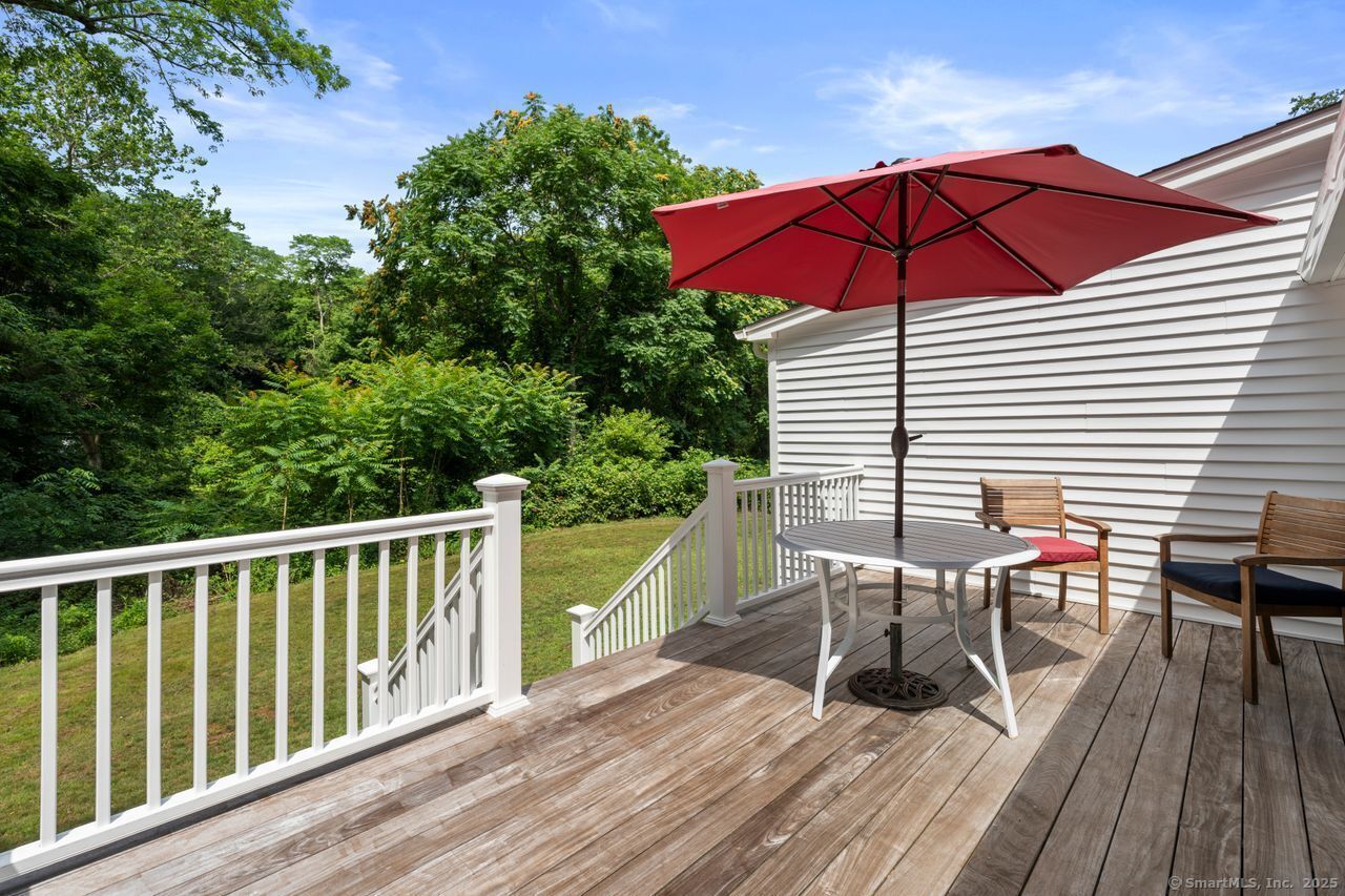 Property Photo: 20 Meadow Woods Road CT 06426